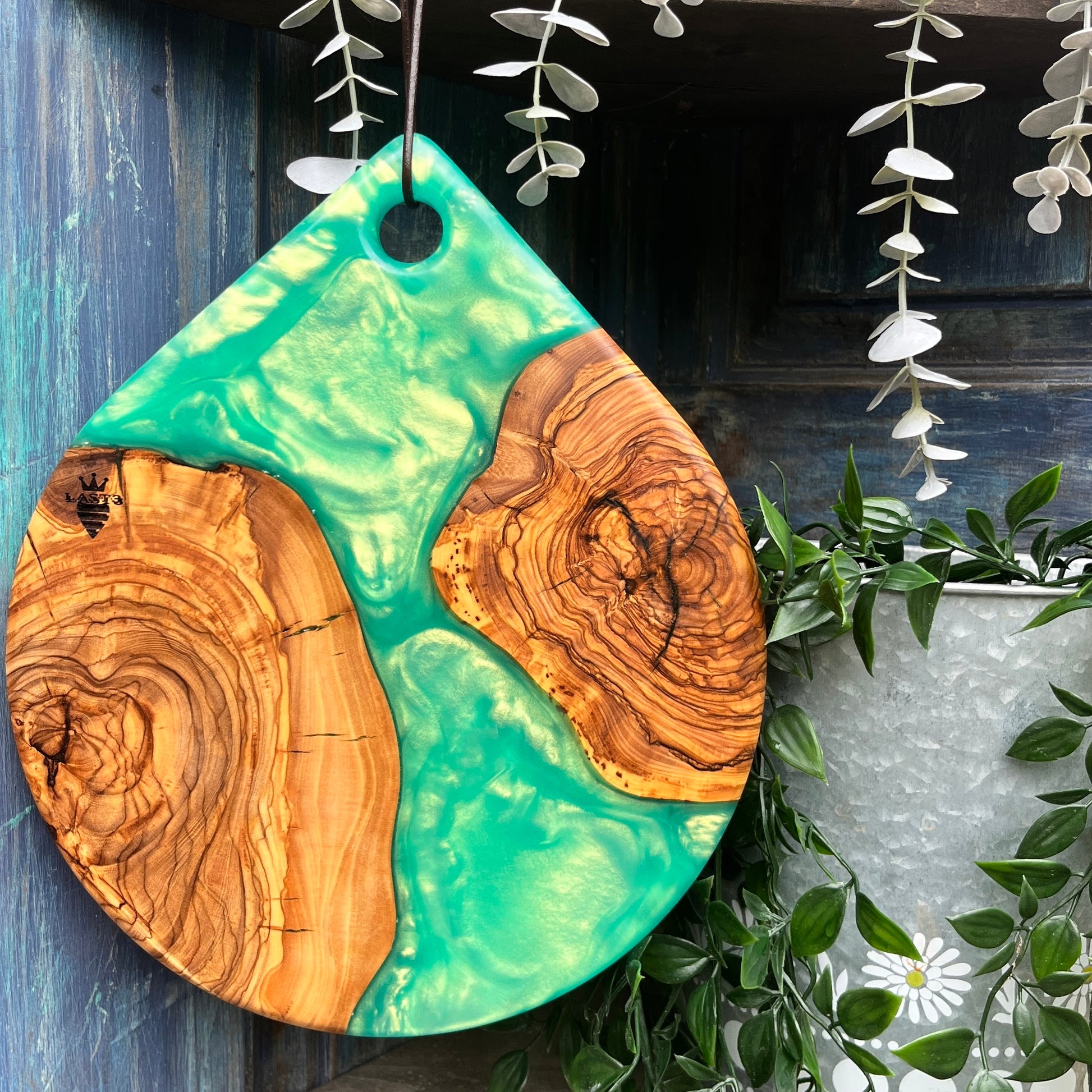 The Teardrop Elegance Board image 6